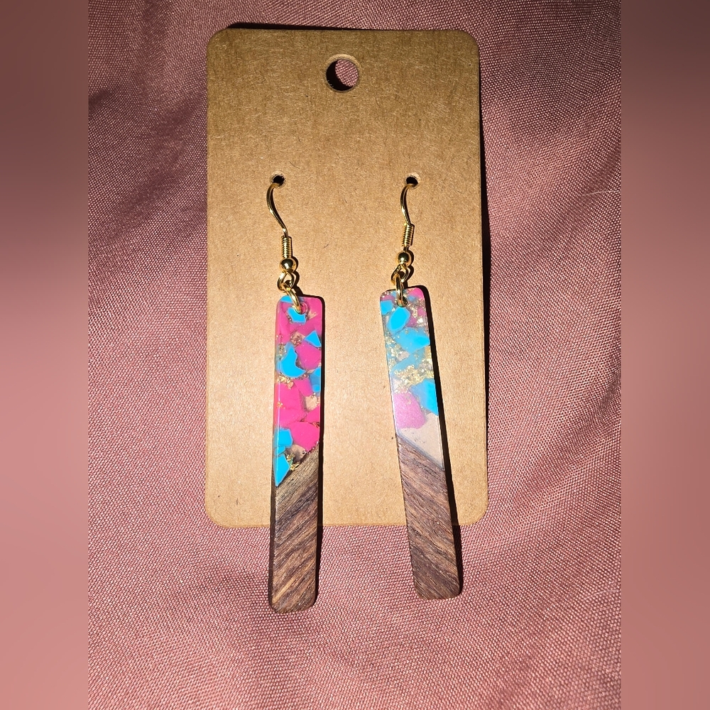 Acrylic resin and wood earrings